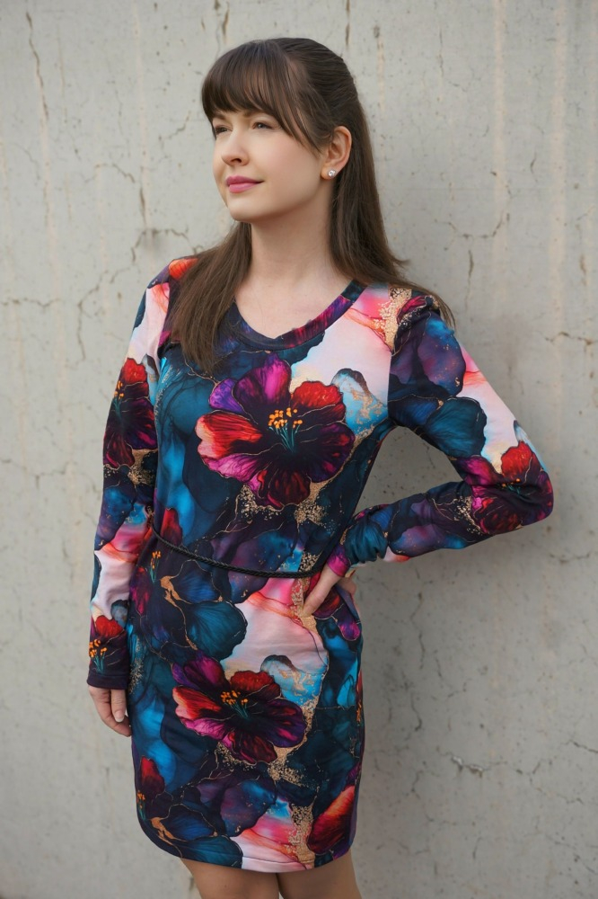 Reststück 170 cm, Bio French Terry, Eigenproduktion Dream of Flowers  von Graustufen-Stoffe
