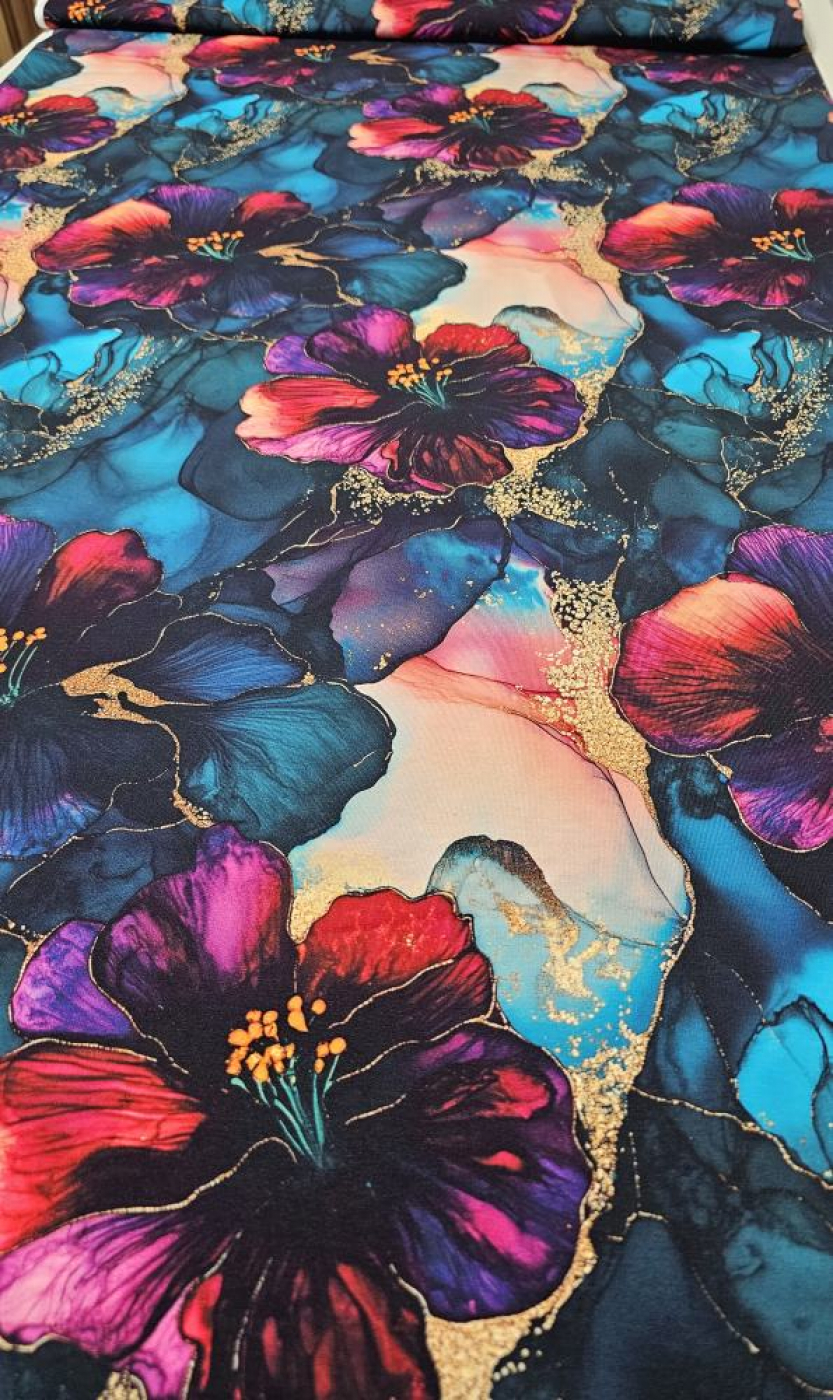 Stoff des Monats: Bio French Terry, Eigenproduktion Dream of Flowers  von Graustufen-Stoffe