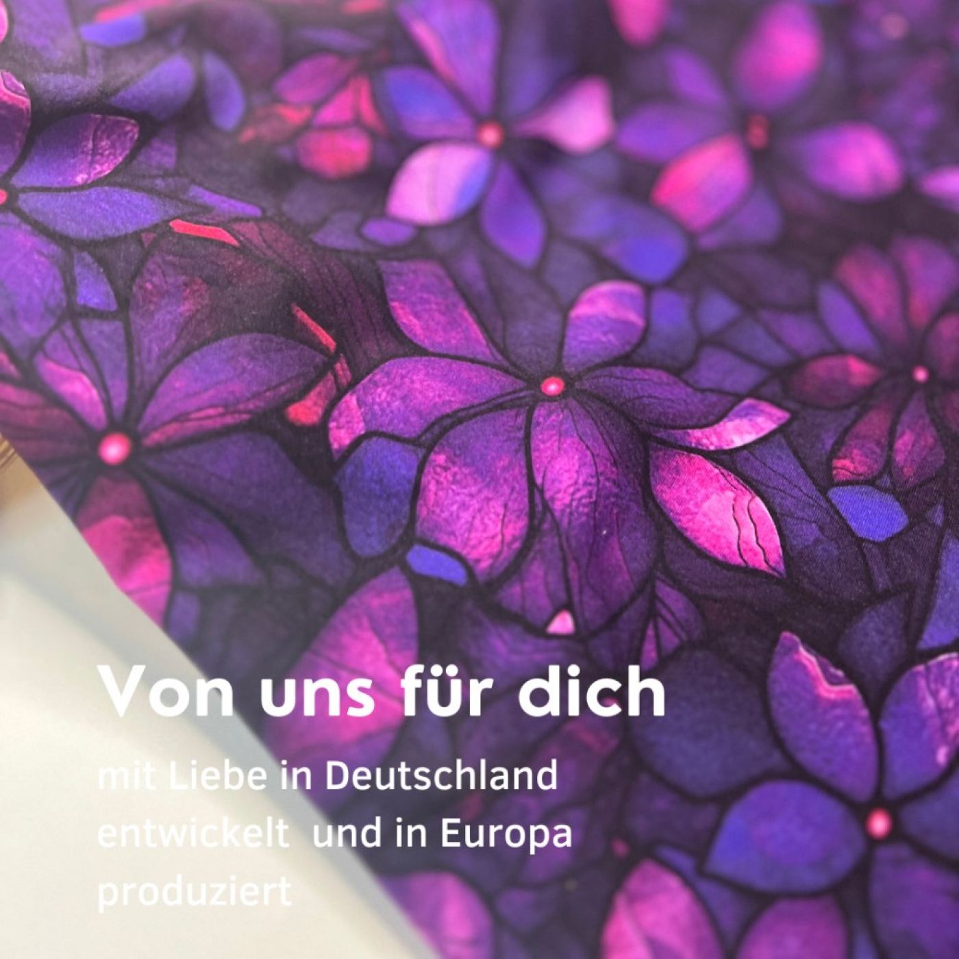 Bio Viskosejersey mit Überbreite: Eigenproduktion Velvet Blossom  (Bordüre) von Graustufen-Stoffe