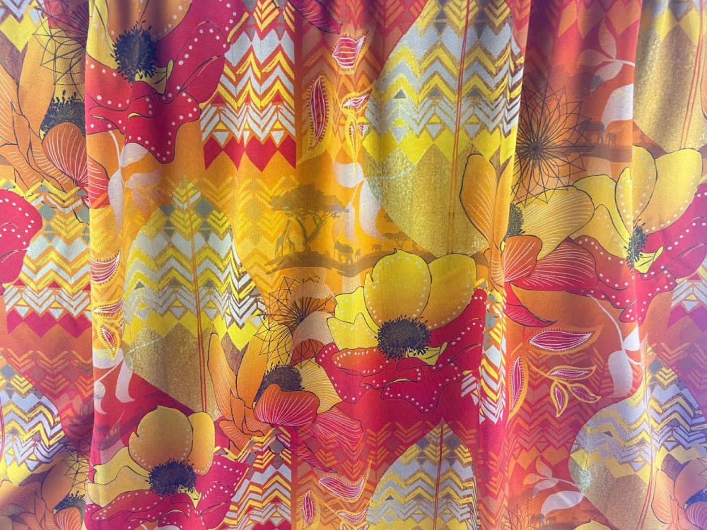 Eigenproduktion "Bohemian Summer" von Graustufen-Stoffe auf Baumwolljersey, Jersey Boho Stoff, orange, gelb